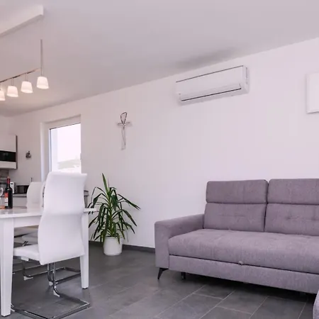 Beautiful Miki With Pool In Βίλα Μακάρσκα