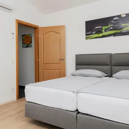 Βίλα Beautiful Miki With Pool In Μακάρσκα