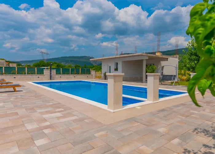 Beautiful Miki With Pool In Βίλα Μακάρσκα