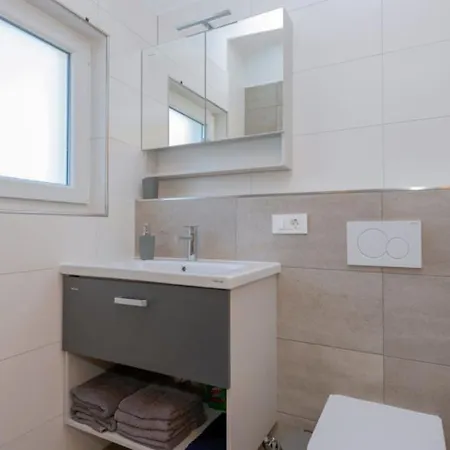 Beautiful Miki With Pool In Villa