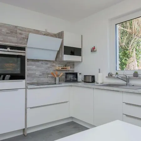 Beautiful Miki With Pool In Villa *