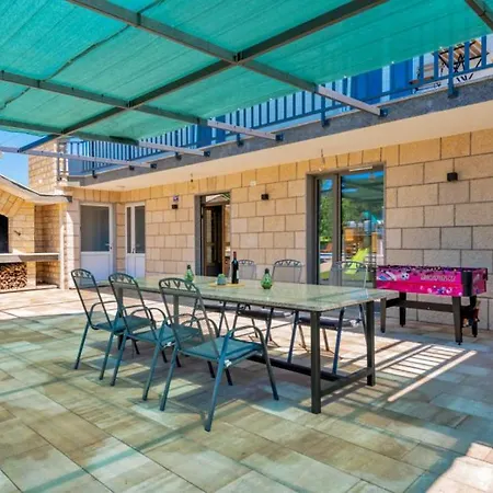 Villa Beautiful Miki With Pool In *