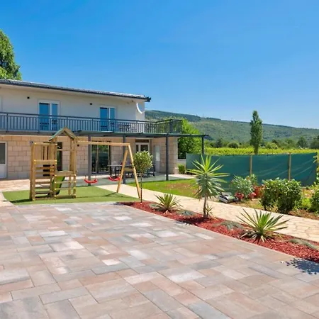 Villa Beautiful Miki With Pool In Makarska