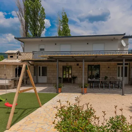 Вилла Beautiful Miki With Pool In Макарска