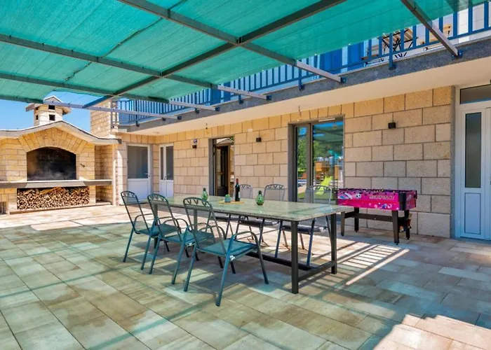 Villa Beautiful Miki With Pool In *