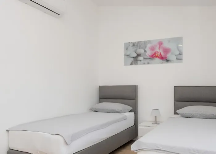 Villa Beautiful Miki With Pool In Makarska