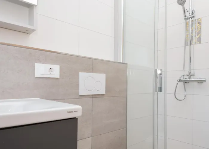 Beautiful Miki With Pool In * Макарська