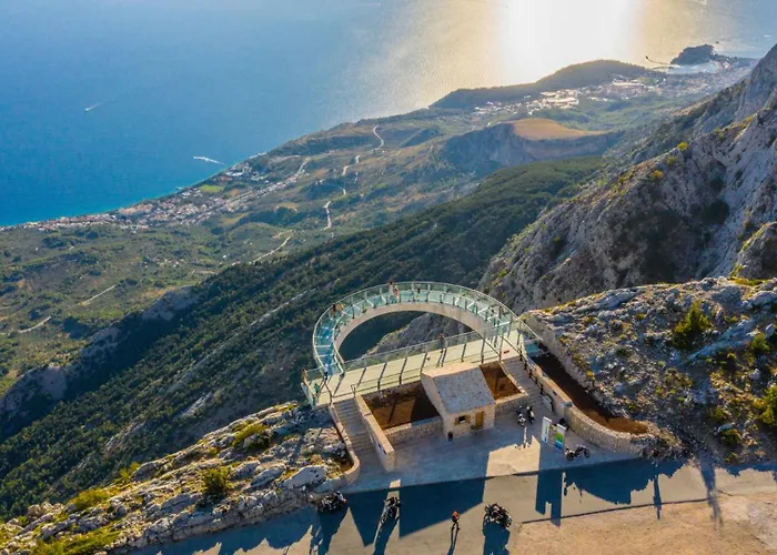 Beautiful Miki With Pool In Вілла